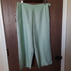 Bobby Chan silk blend capris size 8